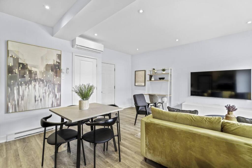 Stylish 2 Bedroom Haven By Jean Talon Market Montréal Exterior foto