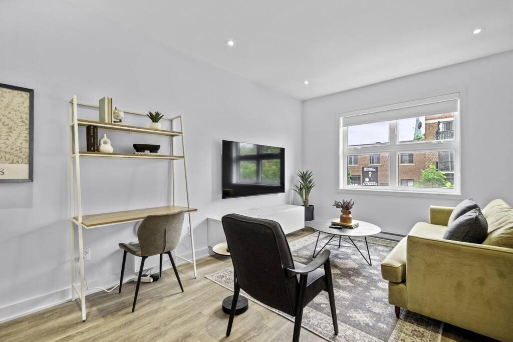 Stylish 2 Bedroom Haven By Jean Talon Market Montréal Exterior foto